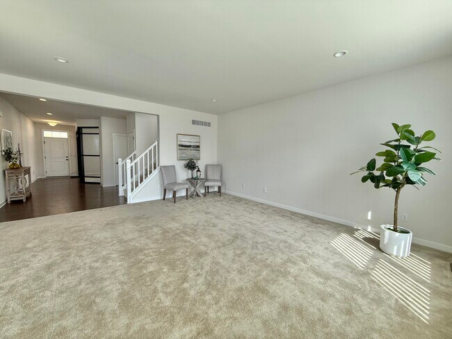 Building Photo - 6394 S Trailwoods Dr