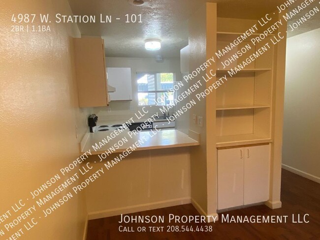 Building Photo - Upgraded 2BR Apartment with Central A/C an...