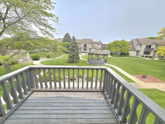 Building Photo - 940 Prairie Dr