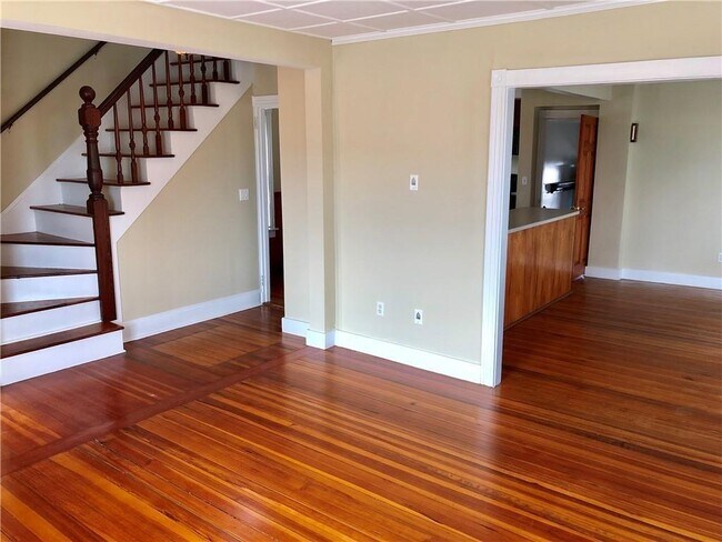 Building Photo - 673 Aquidneck Ave