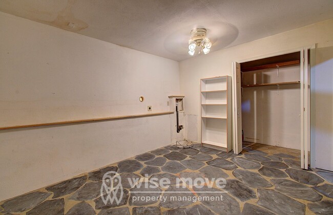 Building Photo - WSU Salmon Creek Area Condo