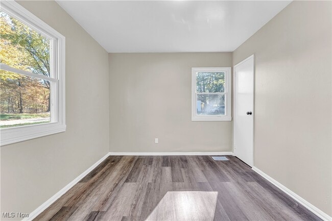 Building Photo - 4428 E 142nd St