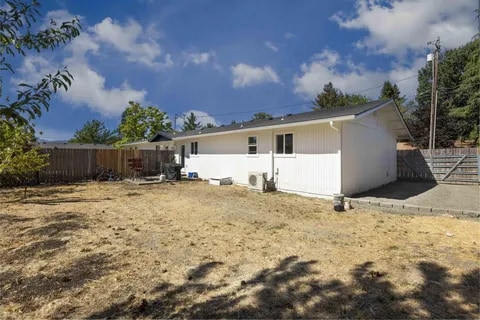 Building Photo - 53 SW Eastern Ave