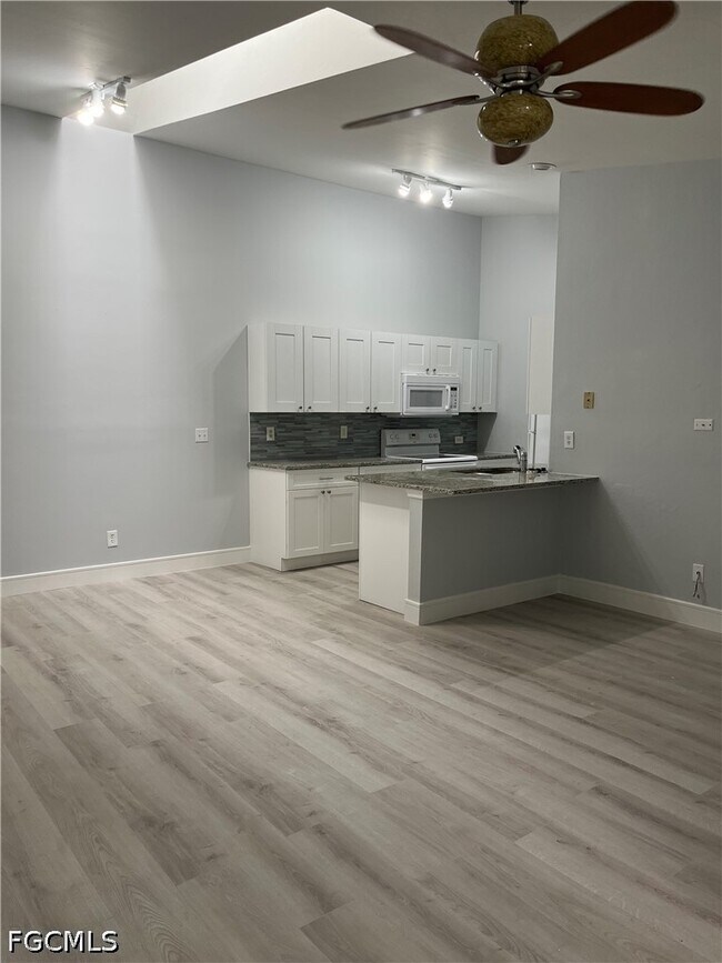 Building Photo - 5111 SW Courtyards Ct