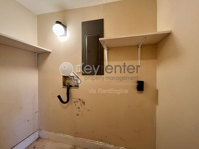 Building Photo - 1461 Palisades Rd