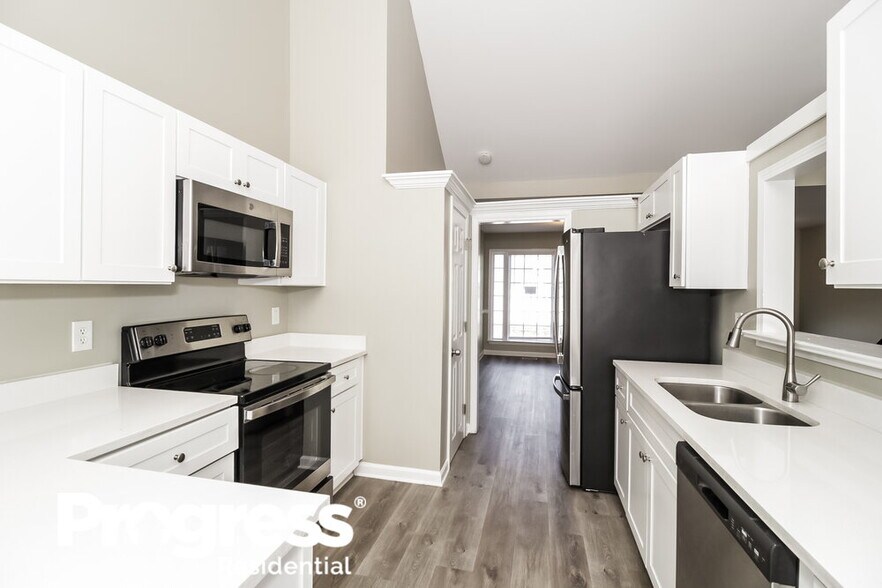 Building Photo - 33 Clearview Dr