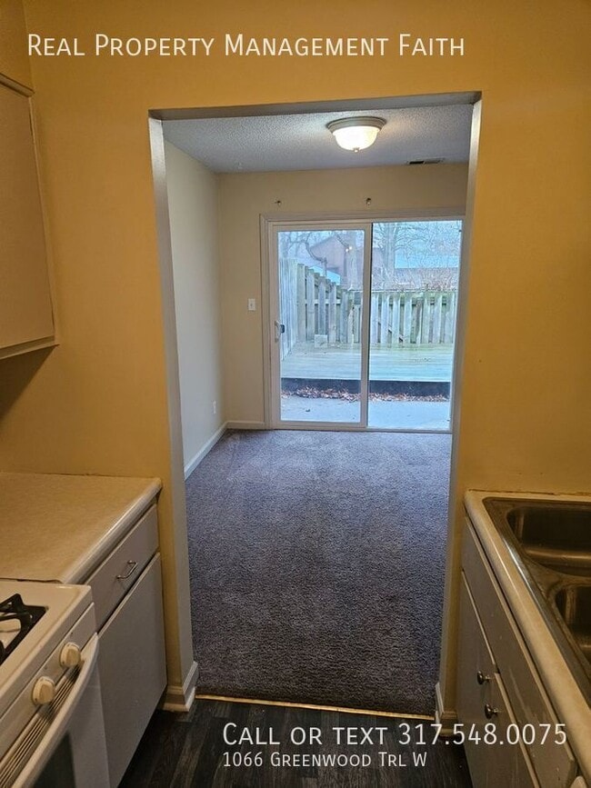 Building Photo - 1066 Greenwood Trail W Dr