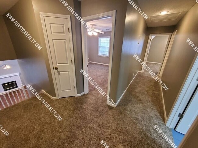 Building Photo - Gorgeous Blue Valley Home-Available in JULY!!