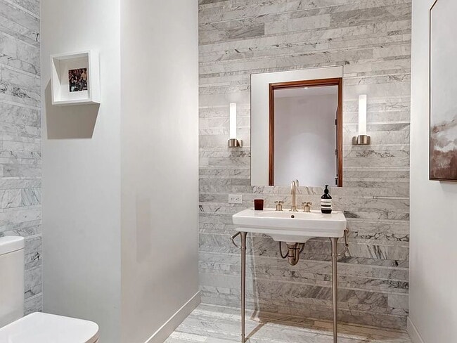 Building Photo - 130 Furman St