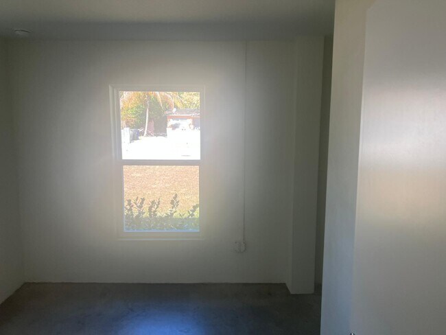 Building Photo - 2703 Ave G