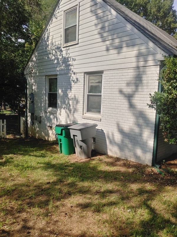 Building Photo - 4201 Dinglewood Ave