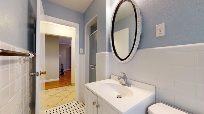 Building Photo - 31 S Tealwood Dr