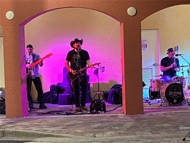 Building Photo - 5865 Shell Cove Drive