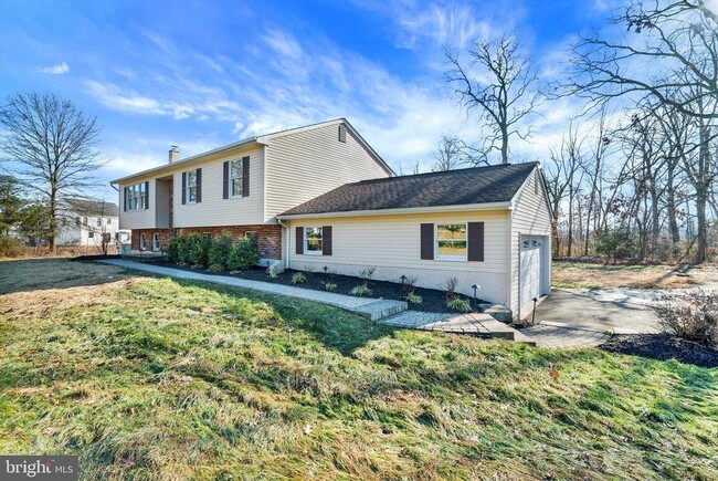 Building Photo - 5400 Curly Hill Rd