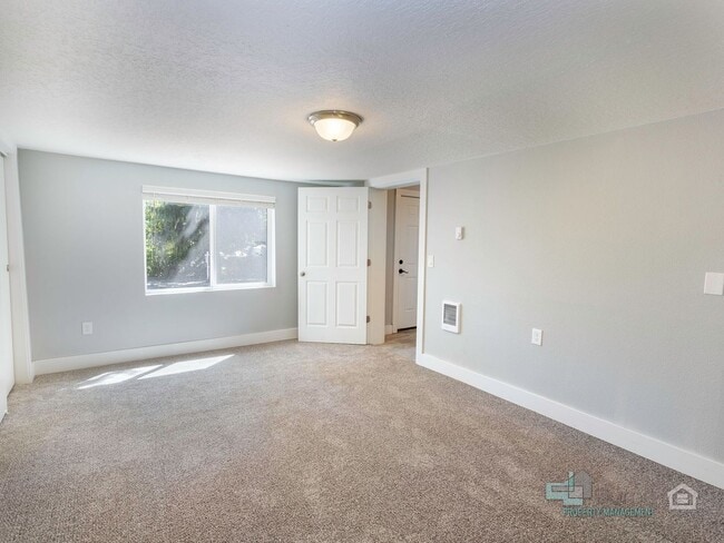 Building Photo - 3 Bedroom... Sweet Story-Book Mid-Century ...