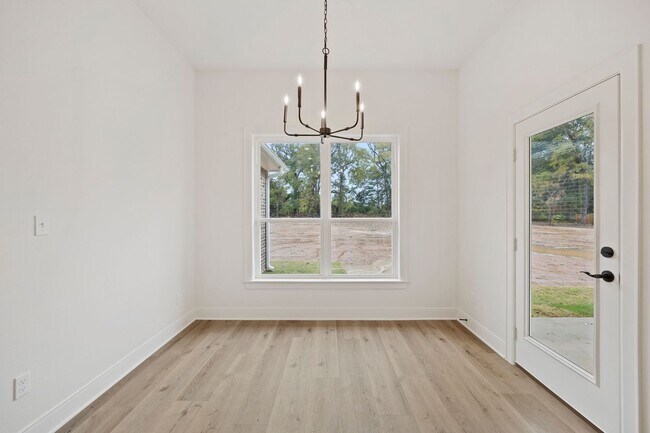 Building Photo - 4 bedroom in Flint! Only 2 years old!