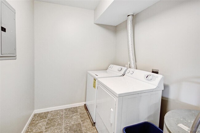 Building Photo - 327 Stonewall Creek Dr