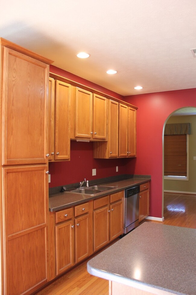 Building Photo - Townhouse for Rent in Taylor Springs