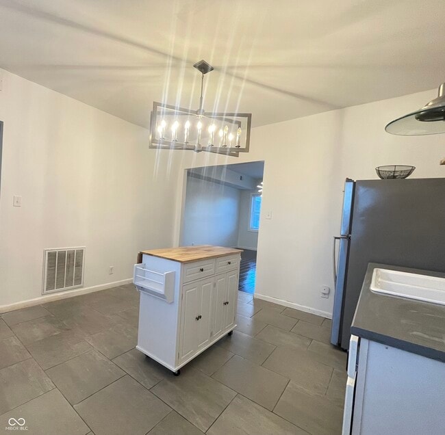 Building Photo - 3818 Central Ave