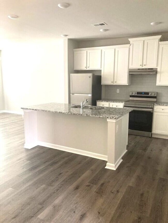 MoveIn Ready! New Build Movein Special... 100 Harrison Ln NE