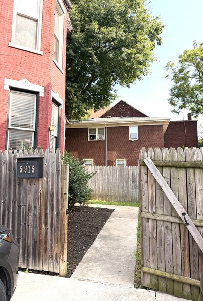 Building Photo - 5975 Alder St