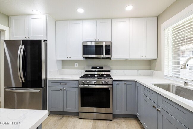 Building Photo - 31535 Lindero Canyon Rd