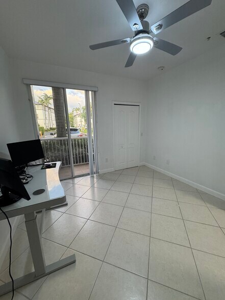 Building Photo - 4415 SW 160th Ave
