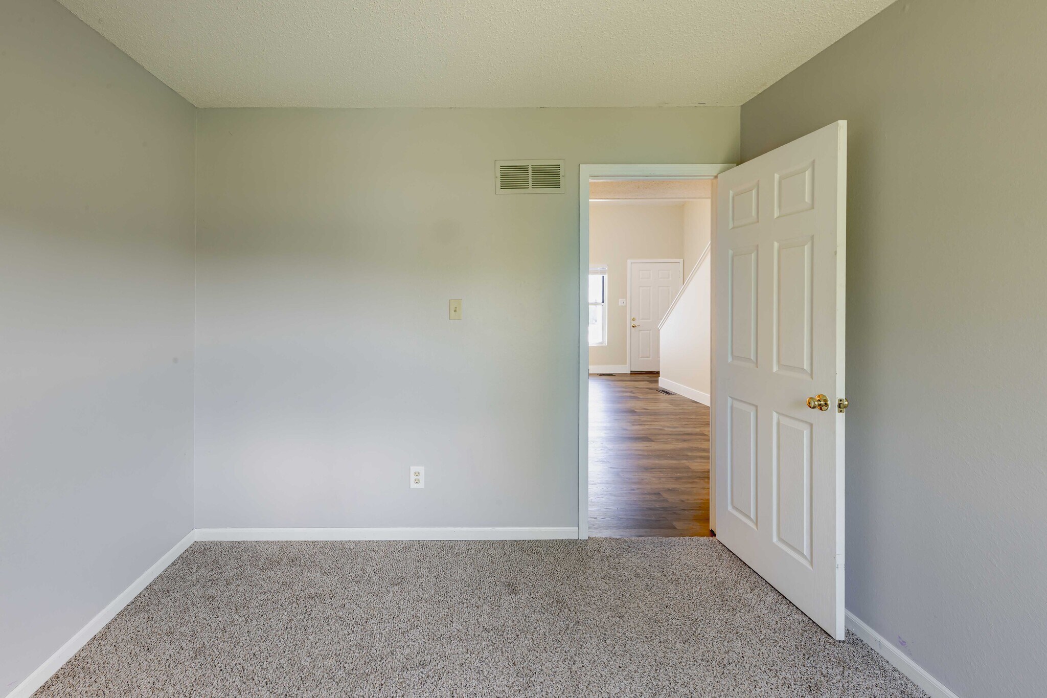 Building Photo - 3172 Meadow Trail Dr