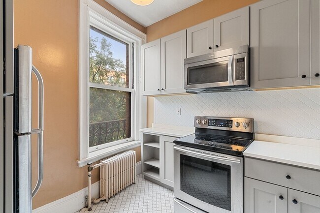 Building Photo - 259 Beacon St