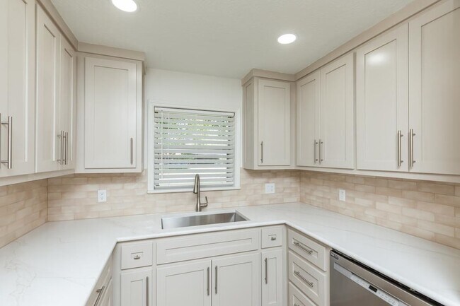 Building Photo - 1212 Irving St