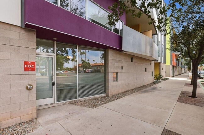 Building Photo - 1111 W University Dr