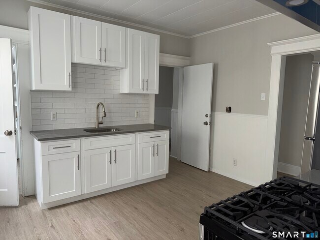 Building Photo - 74 Garfield Ave