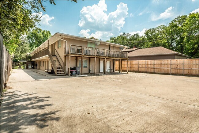 Building Photo - 4931 Junius St