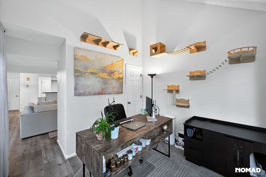 Building Photo - 4838 E Kentucky Ave