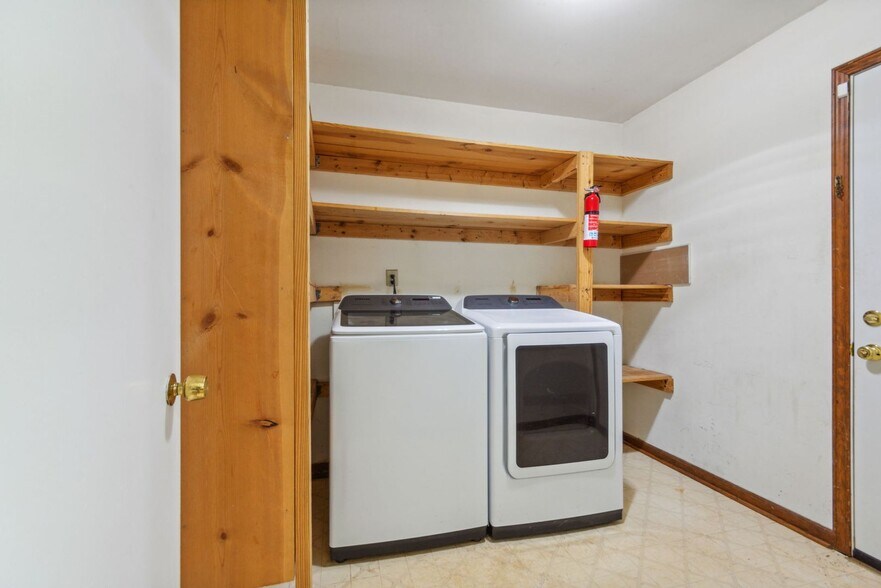 Building Photo - 1876 Cameo Ct