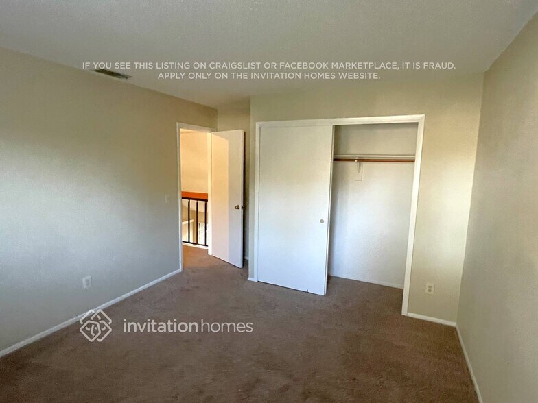 Building Photo - 126 W York Ct