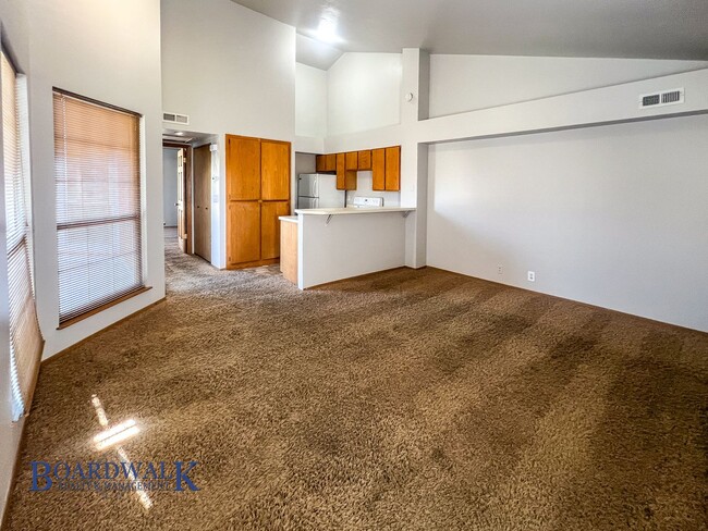 Building Photo - Charming 1-Bedroom Gem