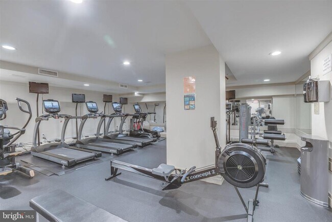 Building Photo - 915 E St NW