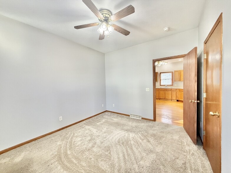 Building Photo - 167 S Jackson St