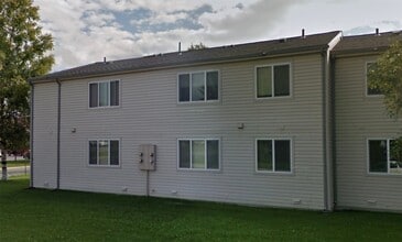 Building Photo - 424 E Dogwood Ave