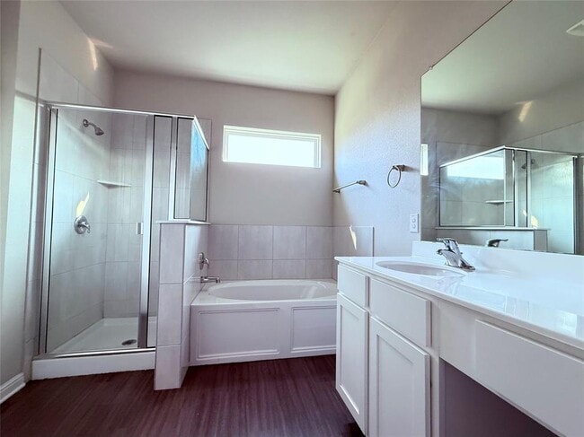 Building Photo - 805 Durness Dr
