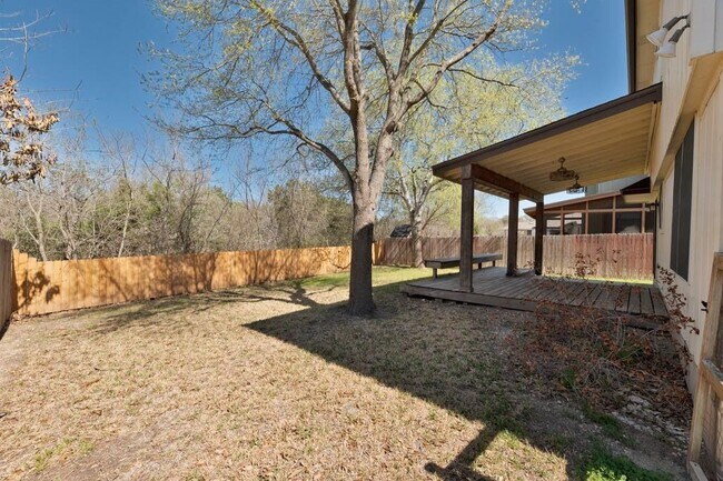 Building Photo - 9416 Bradner Dr