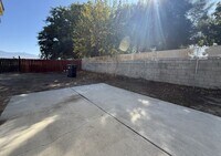 Building Photo - FOR RENT!! AVAILABLE 12/20/2025