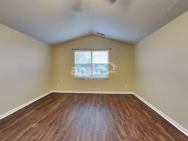 Building Photo - 551 Grabill Dr