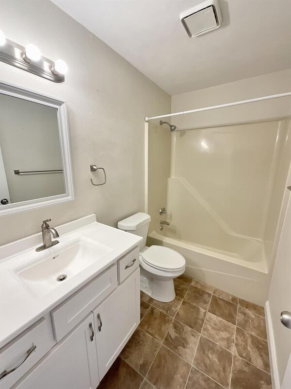 Building Photo - 122 Sugar Pine