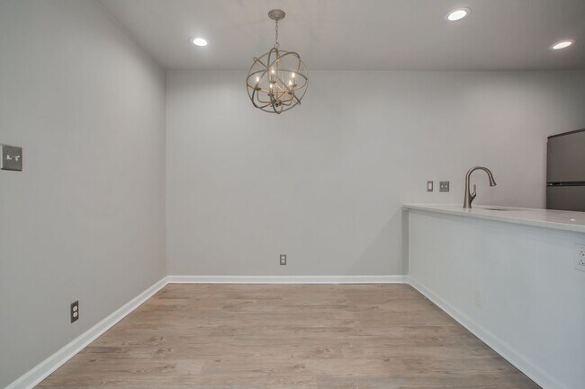 Building Photo - 2300 Trailside Dr