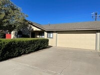 Building Photo - 3+2 In Golden Hills East +Garage!