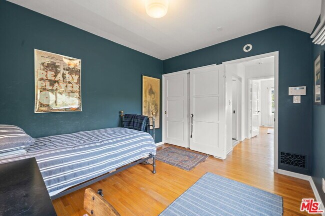 Building Photo - 5630 Spreading Oak Dr