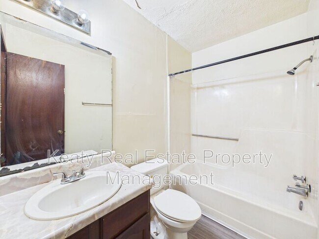 Building Photo - 207 Rue Royale