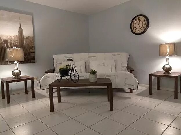 Building Photo - 84 Pukihae St